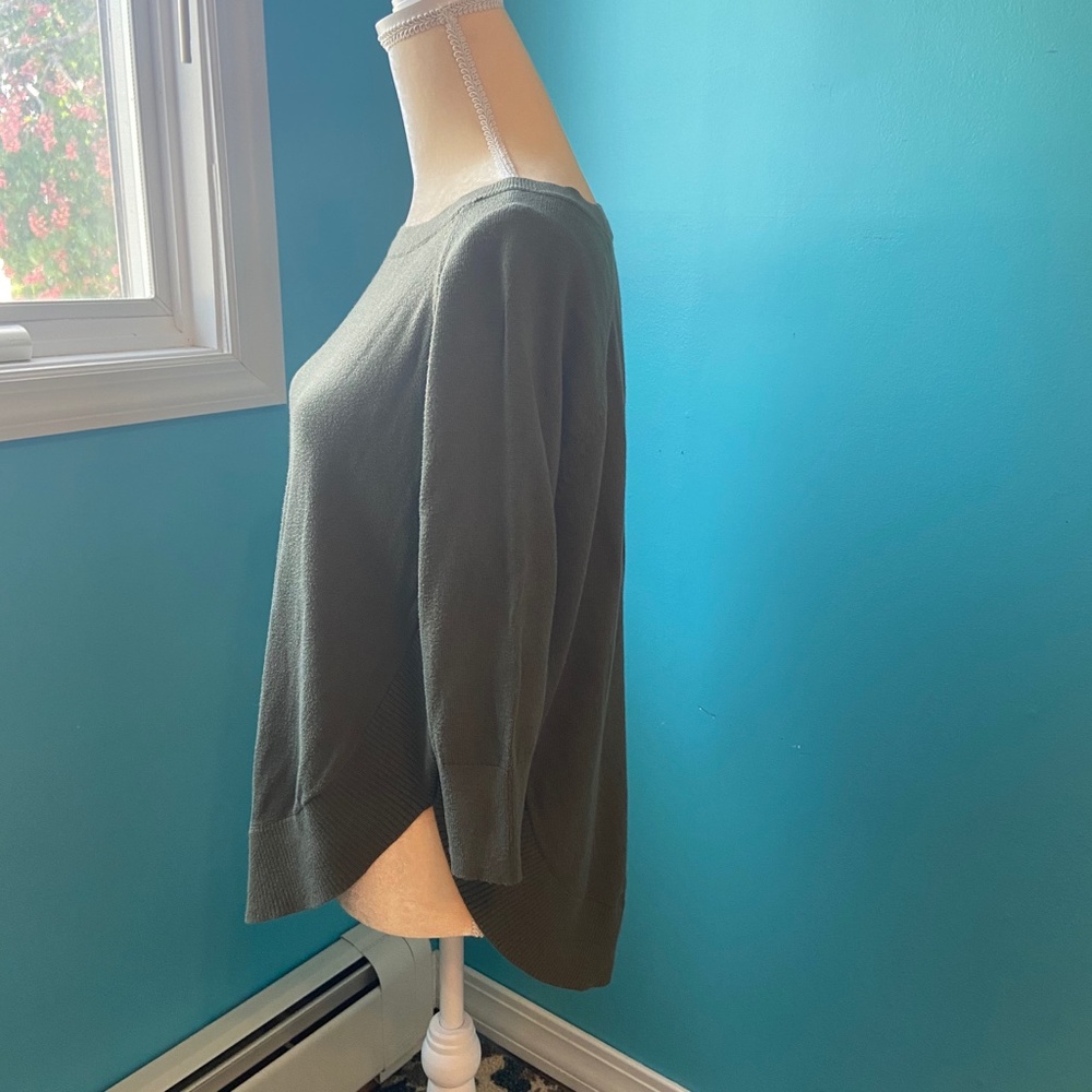 Express Sweater - Picture 2 of 4